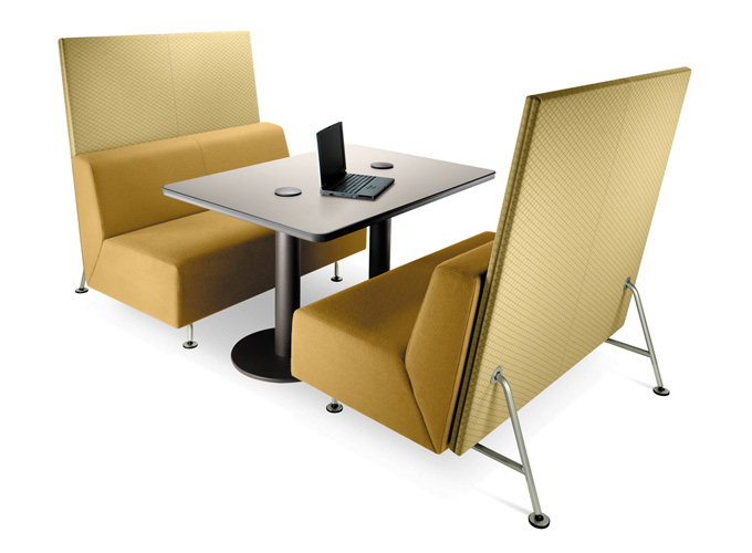 Bix Lounge Chairs with Bix Table